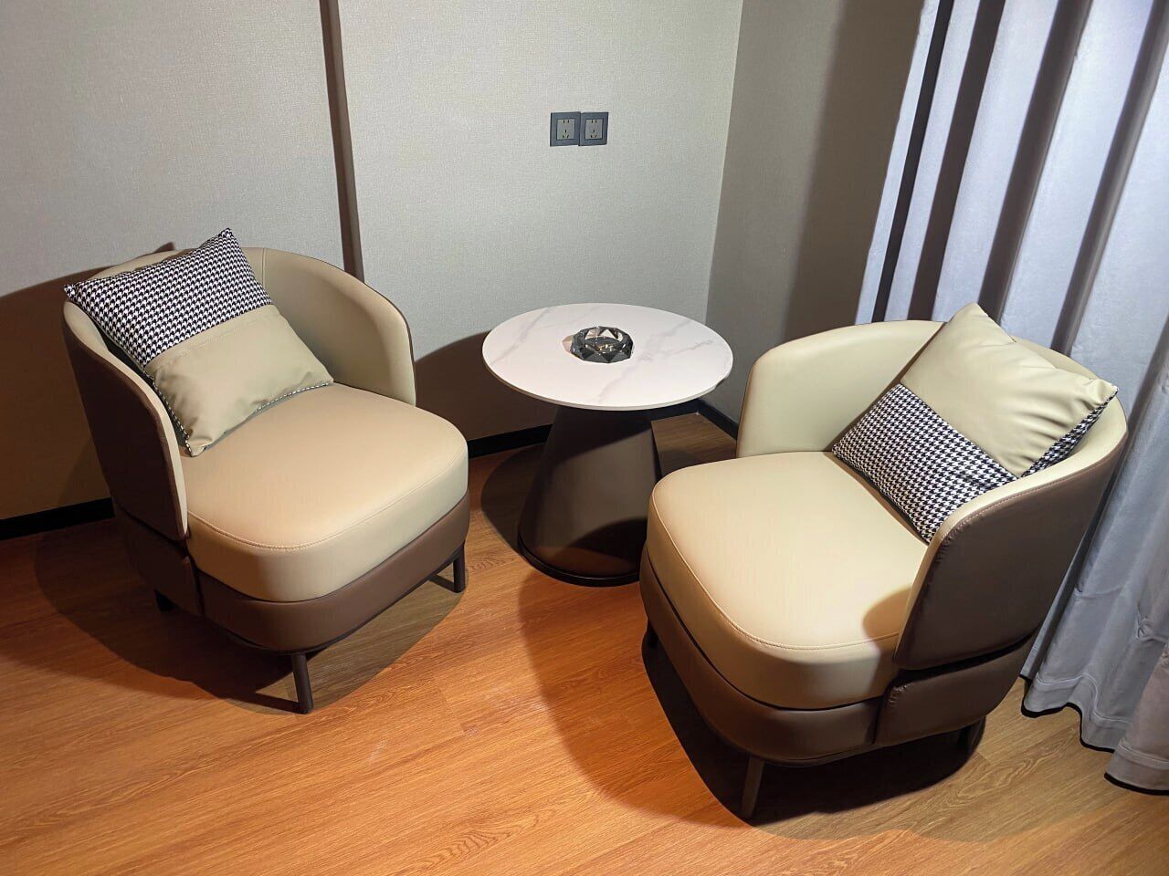 Deluxe Double Room | Living area