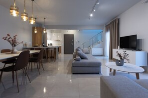 Smart TV, DVD player, books