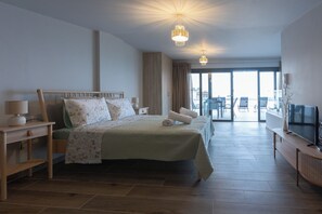 2 bedrooms, desk, iron/ironing board, travel crib