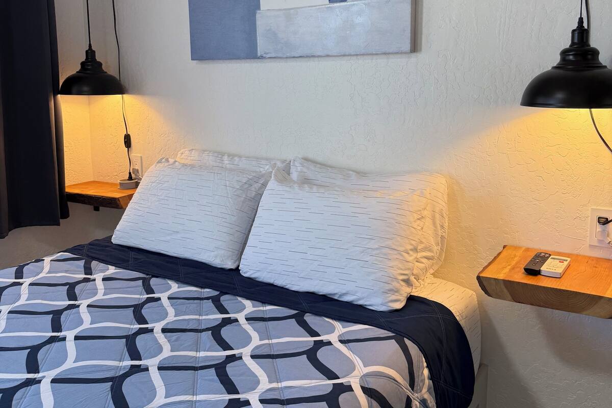 Deluxe Single Room | Free WiFi