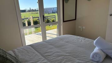 Iron/ironing board, WiFi