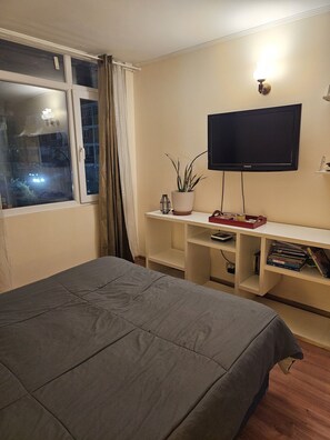 2 bedrooms, iron/ironing board, WiFi - Private Room in Providencia (Providencia)