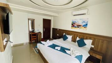 Deluxe enkelrum - 1 kingsize-sÀng - balkong - viss sjöutsikt | SÀngtillbehör av högsta kvalitet och Select Comfort-madrasser