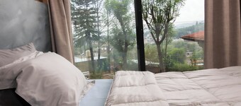 EXCLUSIVA VILLA DE LUJO CON 8 HABITACIONES Y JARDINES PRIVADOS.