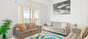 Perfect, Relaxing King Bed Suite W/ Free Parking