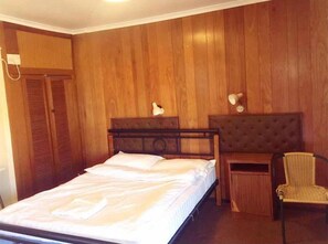 9 chambres, accès Internet, draps fournis