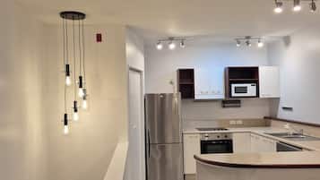 電子レンジ、オーブン、コンロ、食器洗い機