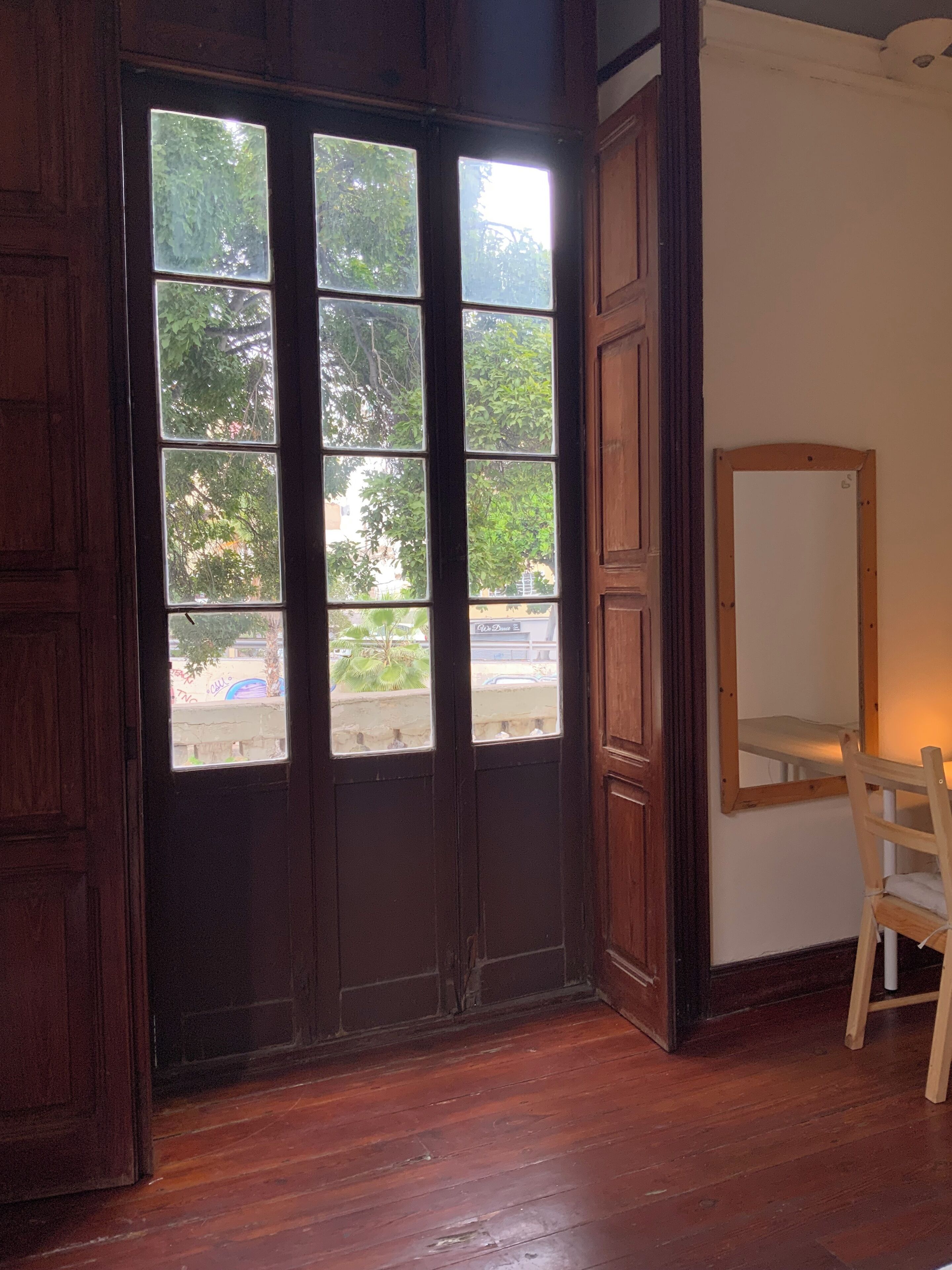 Klassieke tweepersoonskamer, balkon, uitzicht op stad | Gratis wifi