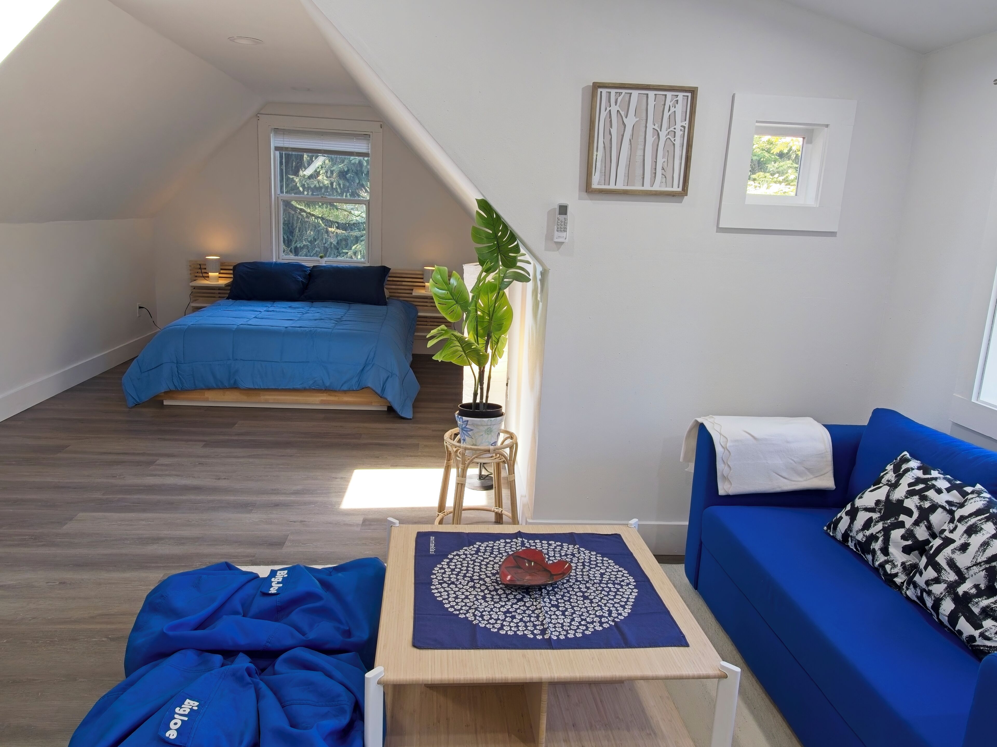 2 slaapkamers, een strijkplank/strijkijzer, wifi, beddengoed