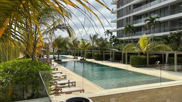 3 piscinas al aire libre