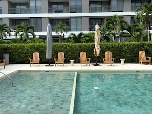 3 piscines extérieures