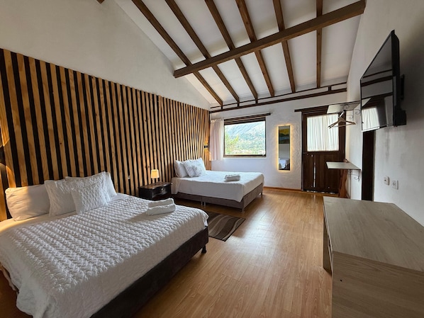 Deluxe Double Room | Free WiFi