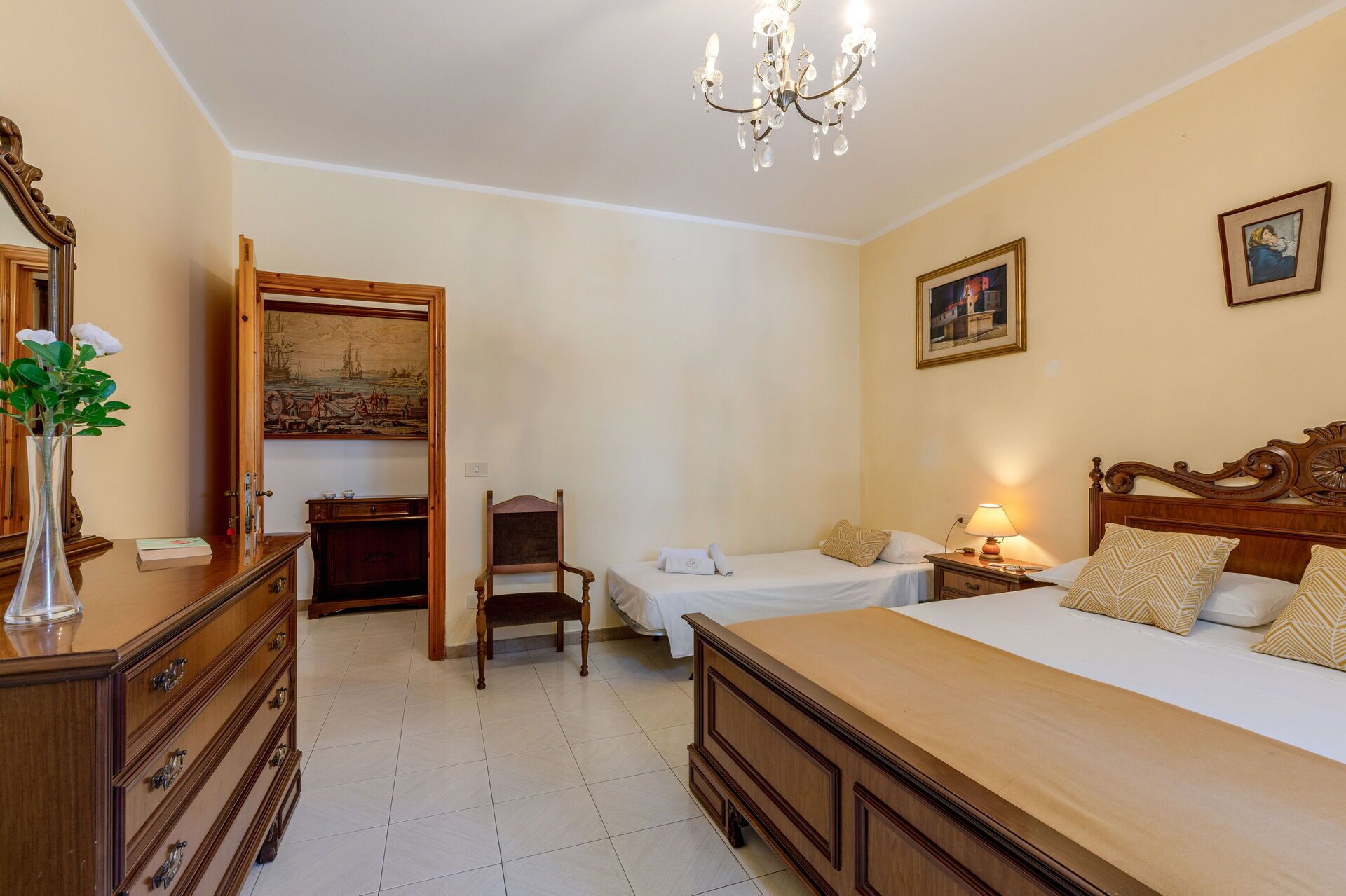 2 bedrooms, travel crib, WiFi (free)