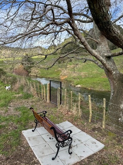 Unique sunny space in natural setting. A lovely house & private access to river.