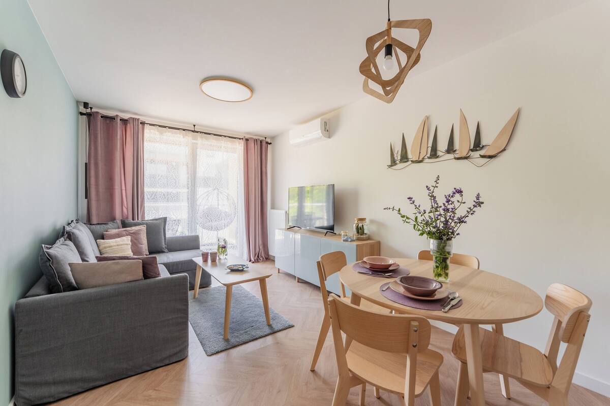 Deluxe Apartment, Air conditioning, Beachside | Laptop workspace, blackout curtains, iron/ironing board, free WiFi