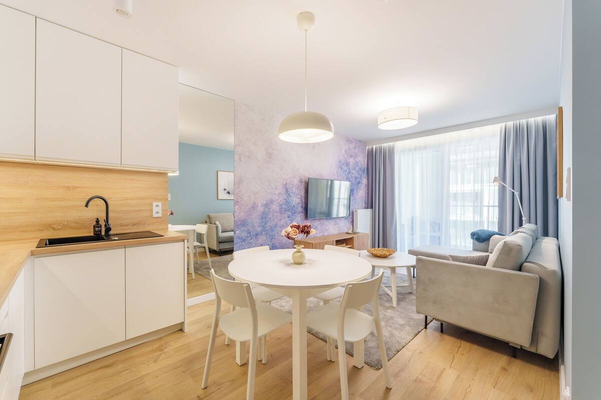 Deluxe Apartment, Air conditioning, Beachside | Laptop workspace, blackout curtains, iron/ironing board, free WiFi