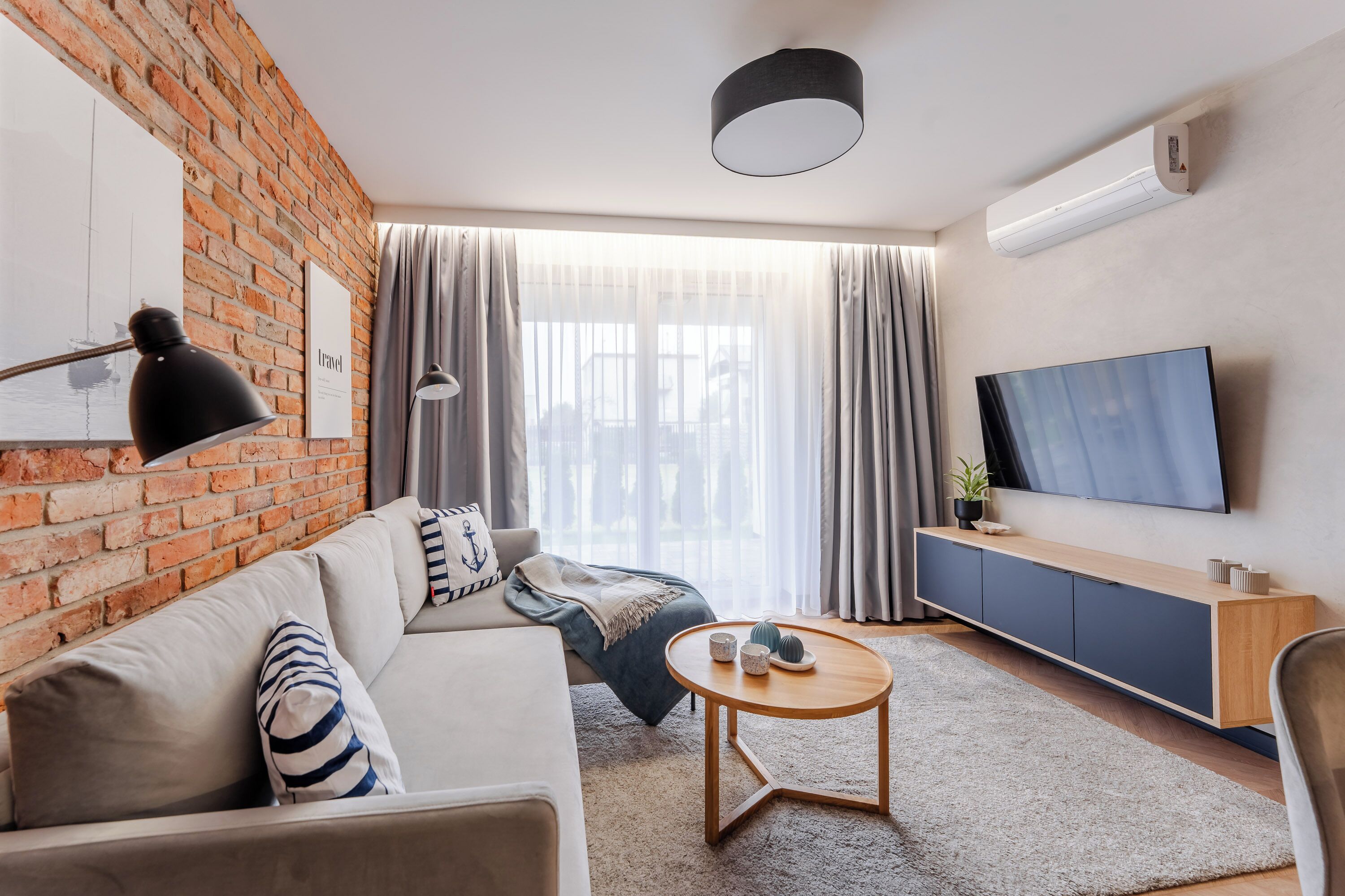 Deluxe Apartment, Air conditioning, Beachside | Laptop workspace, blackout drapes, iron/ironing board, free WiFi