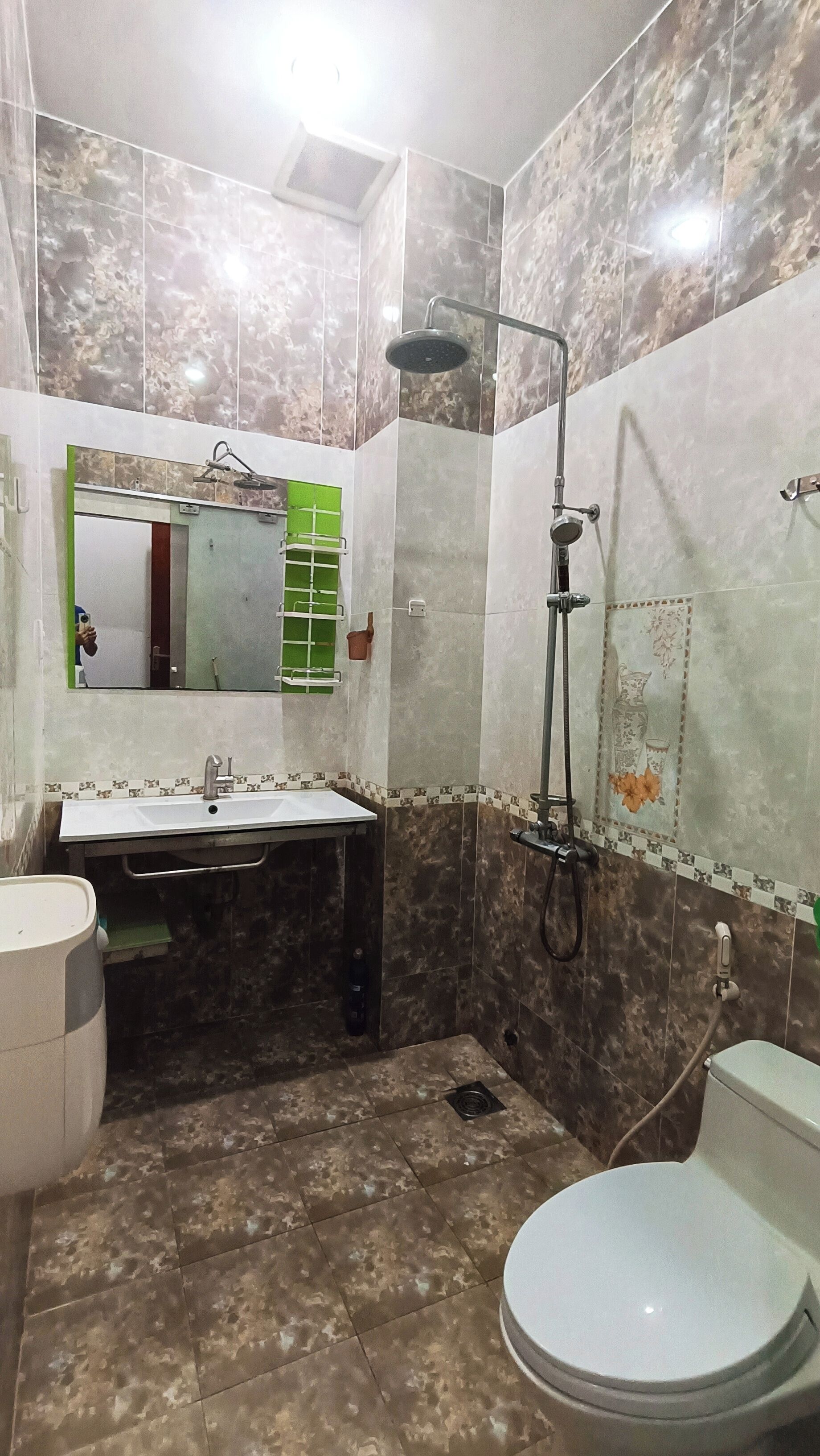 Premium Room, 1 Katil Kelamin (Double), Refrigerator, City View | Bilik Mandi | Pancuran mandi, pengering rambut, selipar, tuala disediakan 