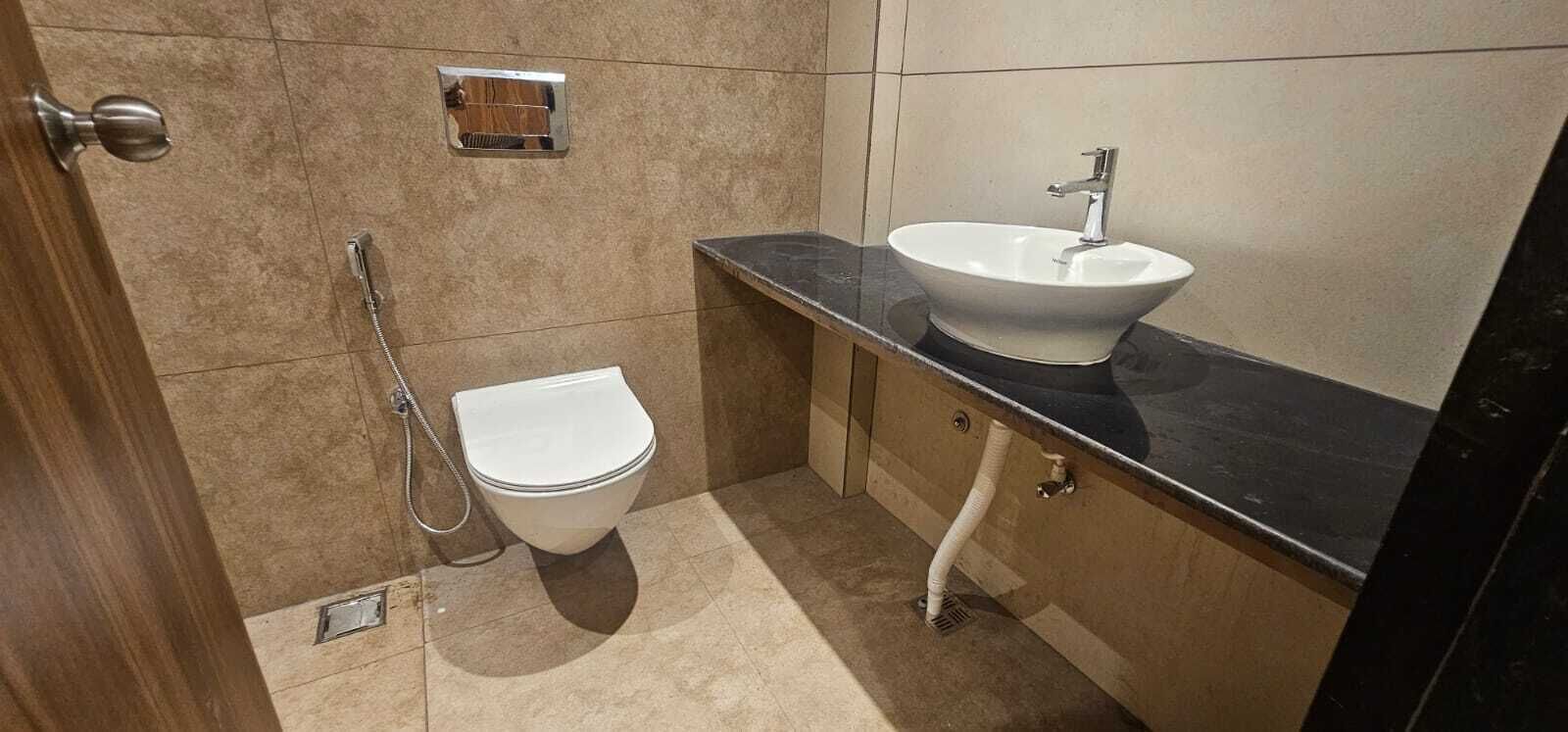 Shower, free toiletries, towels, soap