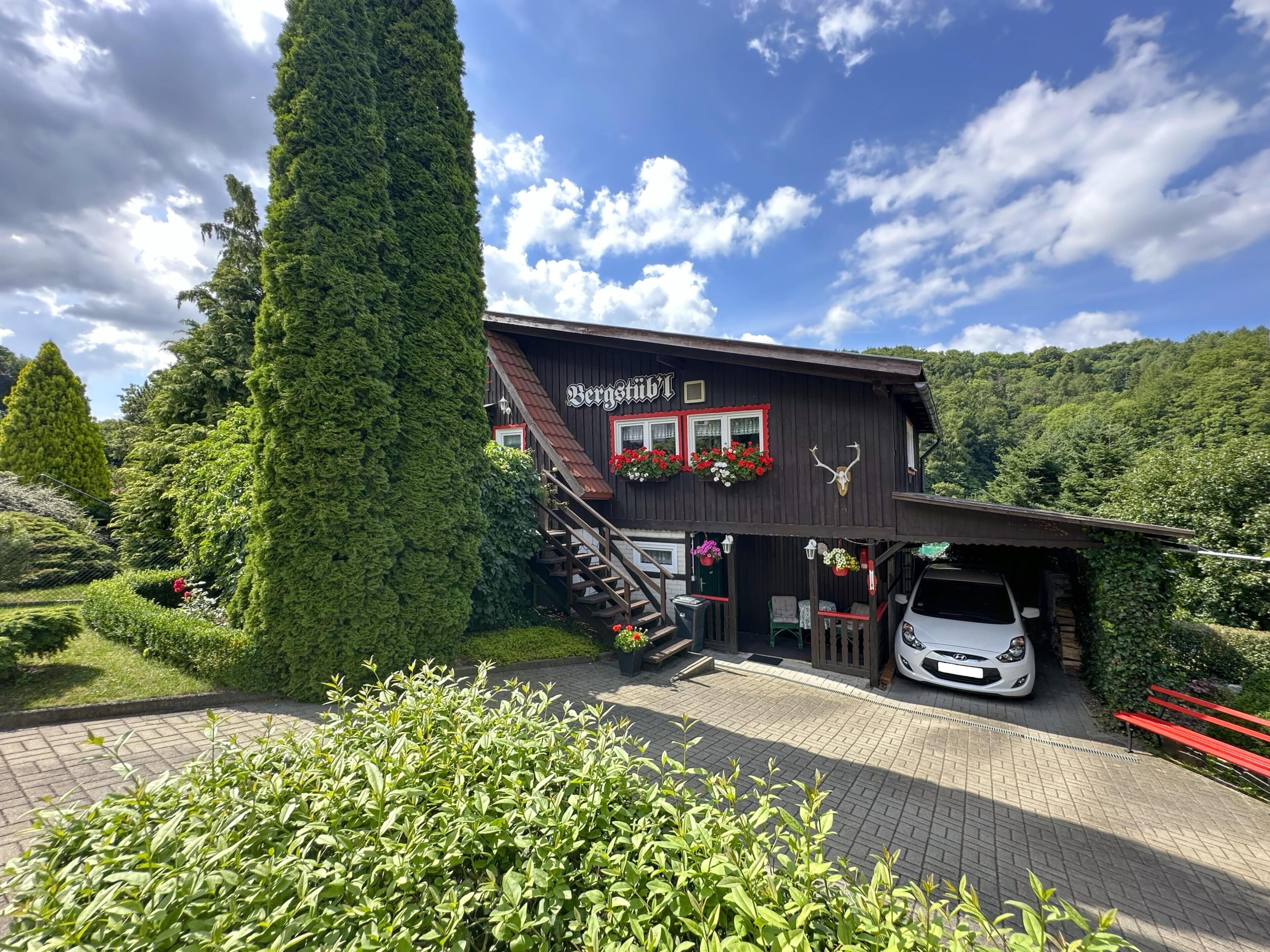 Außenseite Ferienhaus [Sommer]