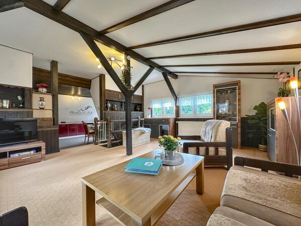 TV - Detached holiday home with lovely terrace (Rübeland)