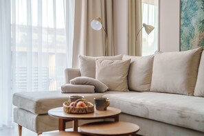 Deluxe Apartment, Private Bathroom, Beachside