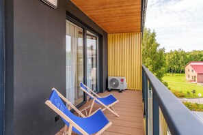 Deluxe Apartment, Private Bathroom, Beachside | Laptop workspace, iron/ironing board, free WiFi, wheelchair access