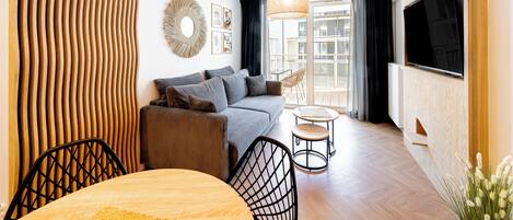 Deluxe Apartment, Private Bathroom, Beachside | Laptop workspace, iron/ironing board, free WiFi, wheelchair access