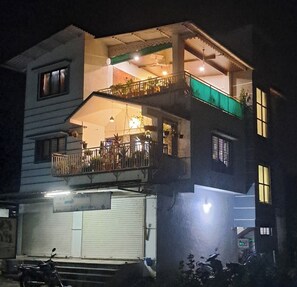Exterior - Magadha Mountain View Homestay (Alibag)