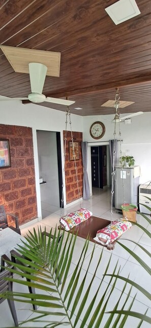 Terrace/patio - Magadha Mountain View Homestay (Alibag)