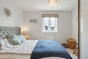 3 chambres, fer et planche à repasser, Wi-Fi, draps fournis