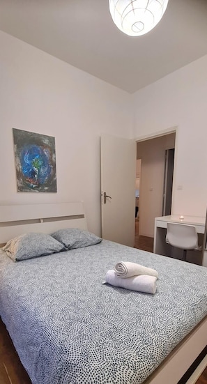 3 bedrooms, iron/ironing board, free WiFi, bed sheets
