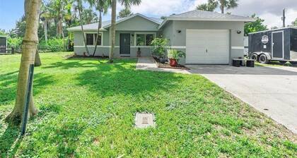 Delightful house with AC in sunny Fort Lauderdale, close to FLL Airport.