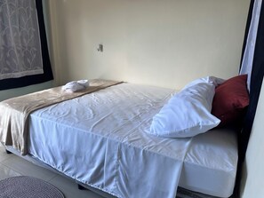 Kahden hengen standard-huone, tupakointi kielletty | Silitysrauta/-lauta, ilmainen Wi-Fi