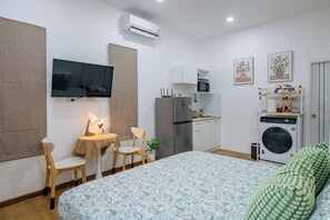 1 bedroom, WiFi, bed sheets