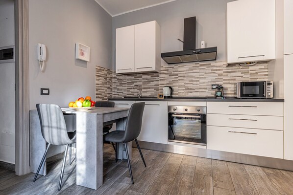 Microwave, oven, stovetop, dishwasher