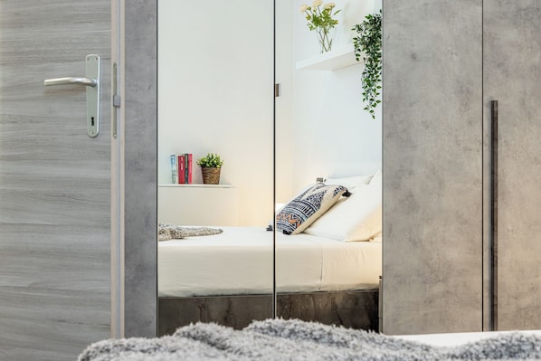 1 bedroom, iron/ironing board, free WiFi, bed sheets - Santa Gulia Olympic Arena Suite - 15 min Duomo (Milano)