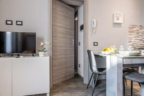 Dining - Santa Gulia Olympic Arena Suite - 15 min Duomo (Milano)