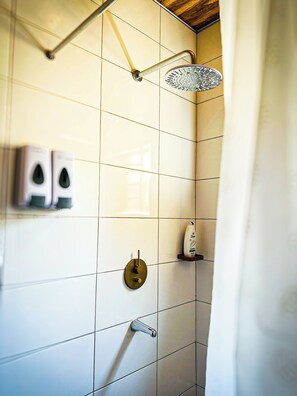 Hårtørrer, håndklæder, Toiletpapir