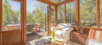 Mallachie - sleeps 8 guests in 4 bedrooms