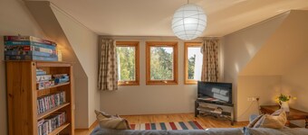 Mallachie - sleeps 8 guests  in 4 bedrooms