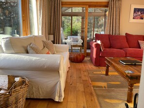 Smart TV, fireplace, table tennis, stereo - Mallachie - sleeps 8 guests in 4 bedrooms (Boat of Garten)