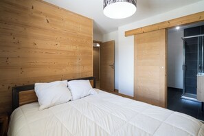 4 chambres, fer et planche à repasser, Wi-Fi, draps fournis