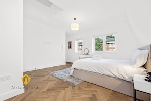 1 bedroom, iron/ironing board, free WiFi
