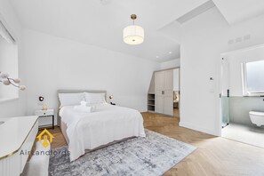 1 bedroom, iron/ironing board, free WiFi