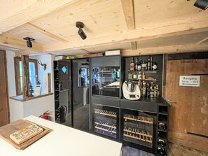 Kühlschrank, Kochgeschirr/Geschirr/Besteck
