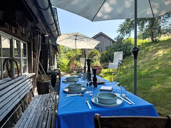 Outdoor dining