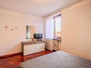 1 bedroom, Internet