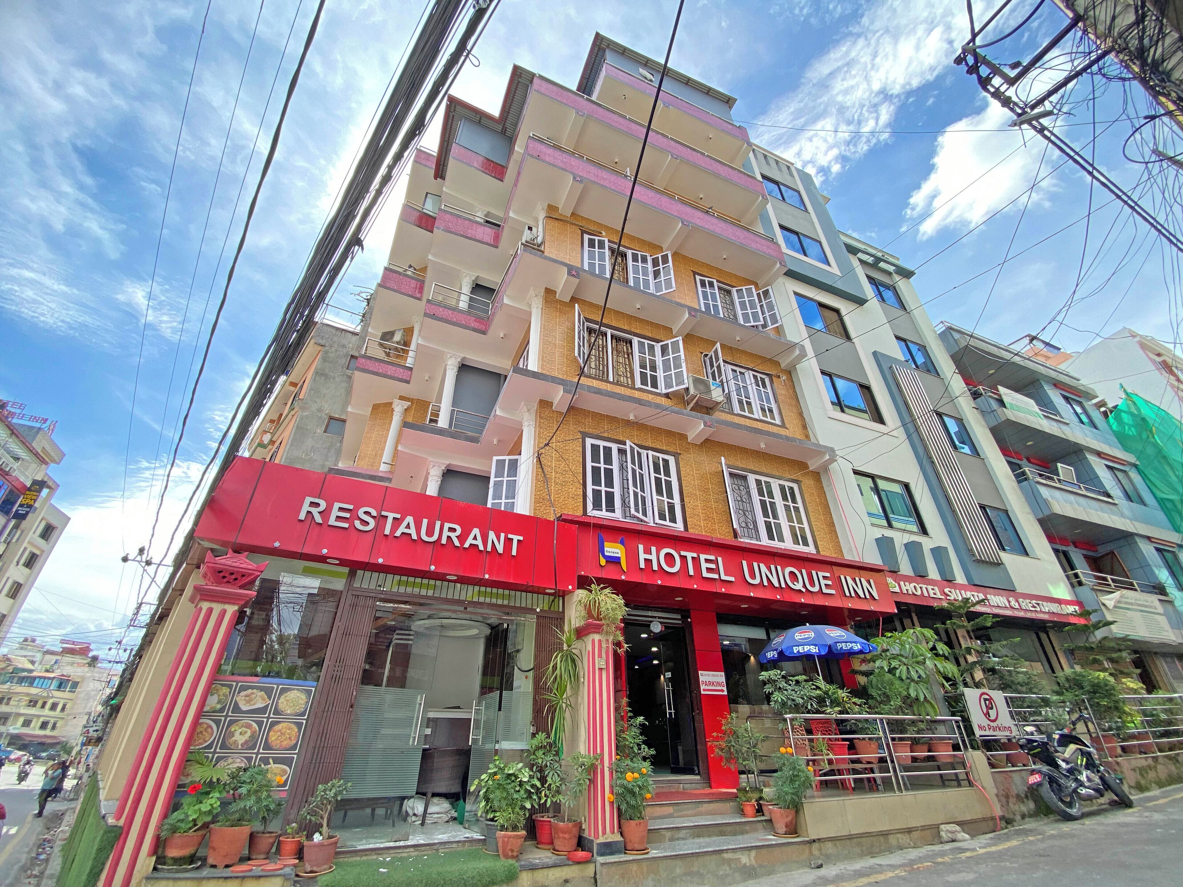 Vista frontal de la propiedad