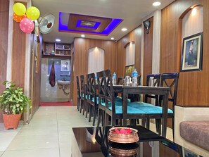 Lobby - Unique Inn (Kathmandu)